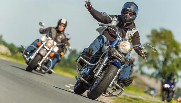 Belangrijkste handgebaren motorrijders